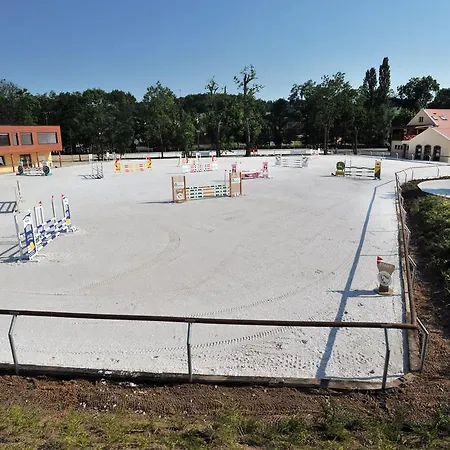 Kralovicky Dvur Vendégház Slaný